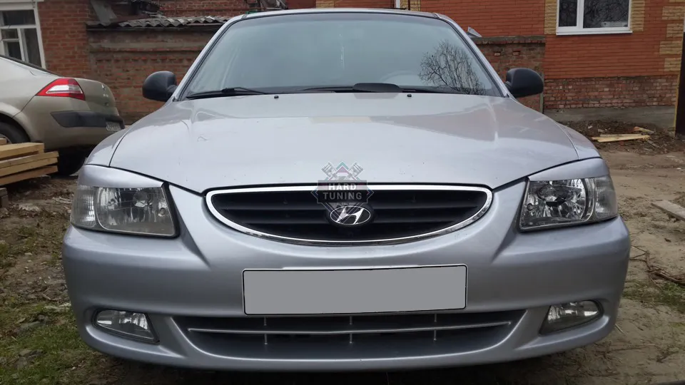 Накладки на фары Hyundai Accent