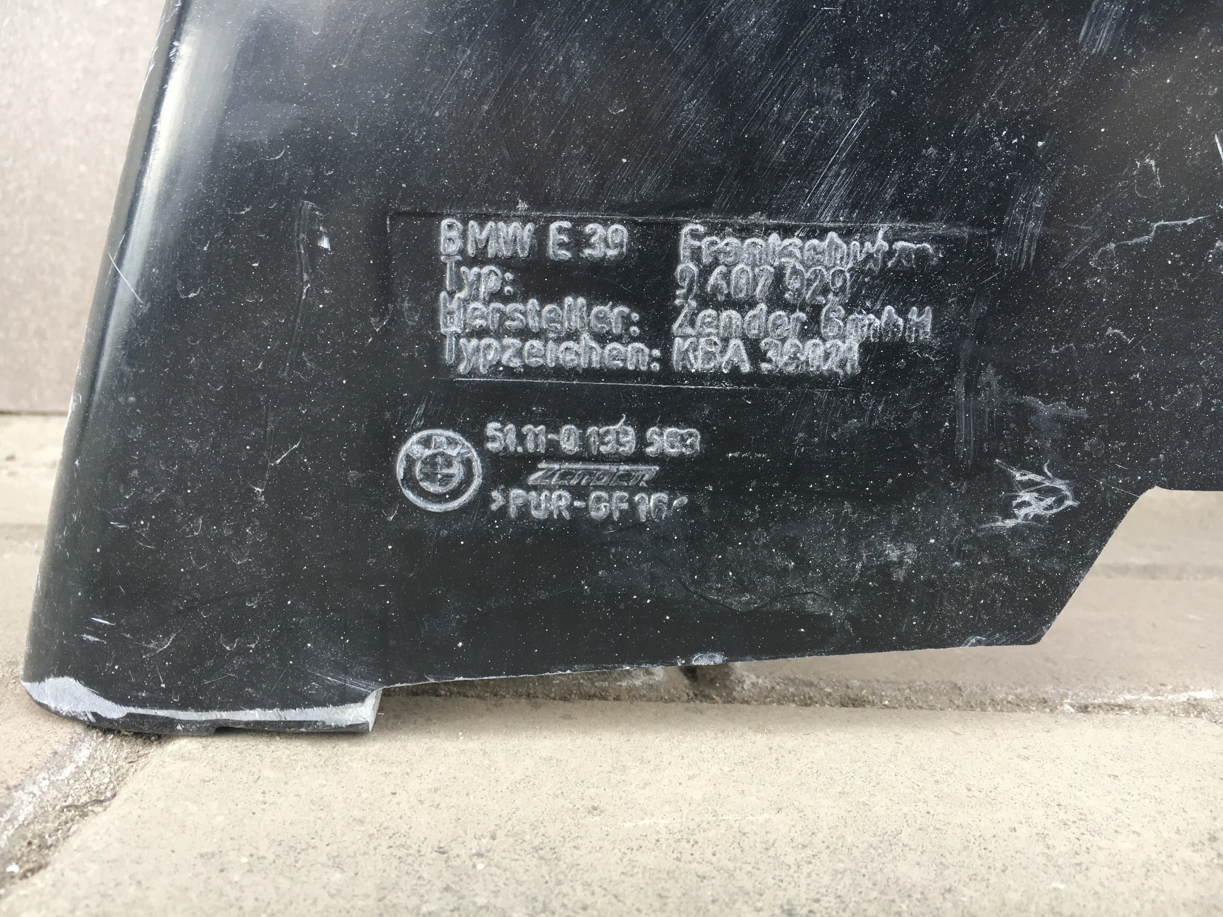 Накладка на передний бампер Zender BMW E39 рест/дорест
