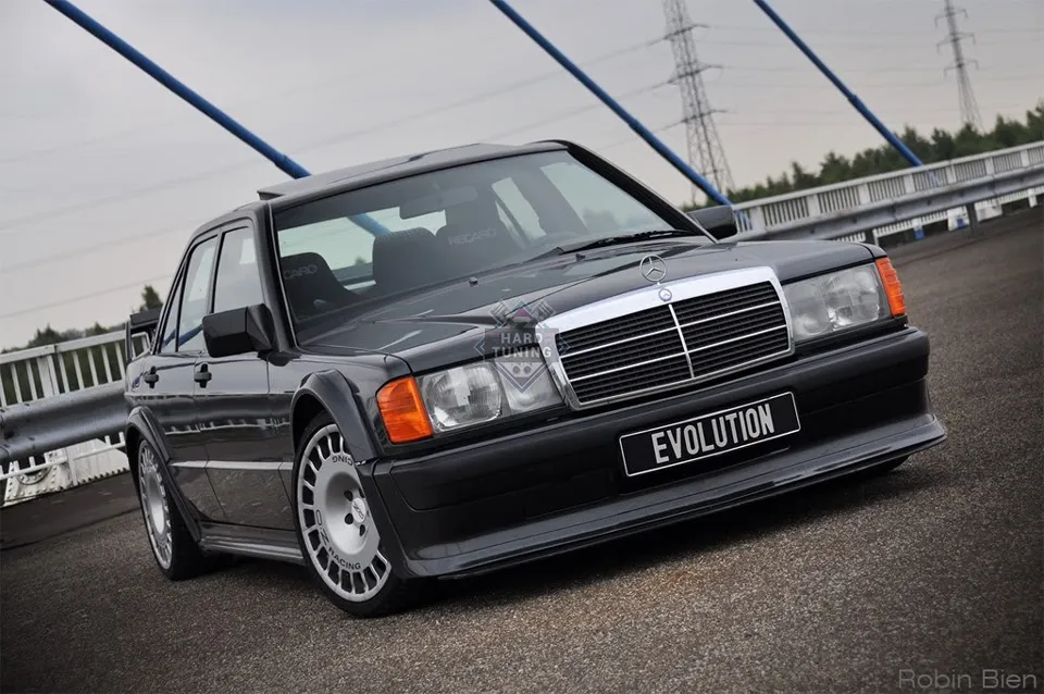 Передний бампер Evolution-1 Mercedes 190 W201