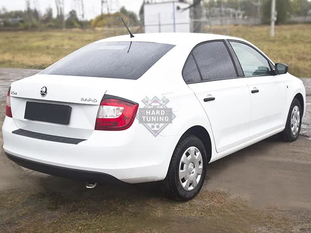 Защитная накладка заднего бампера Skoda Rapid (2012 - н.в.) (под покраску)