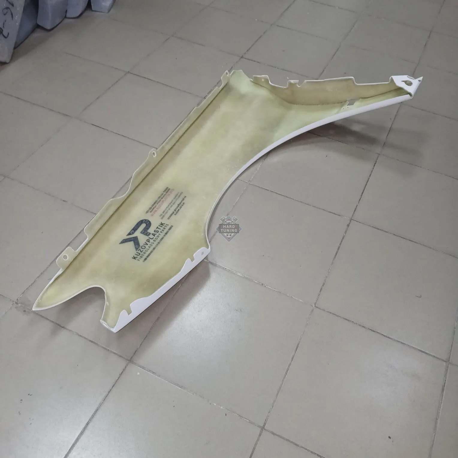 Передние крылья Peugeot 406 1995-1999 штатные пластиковые комплект