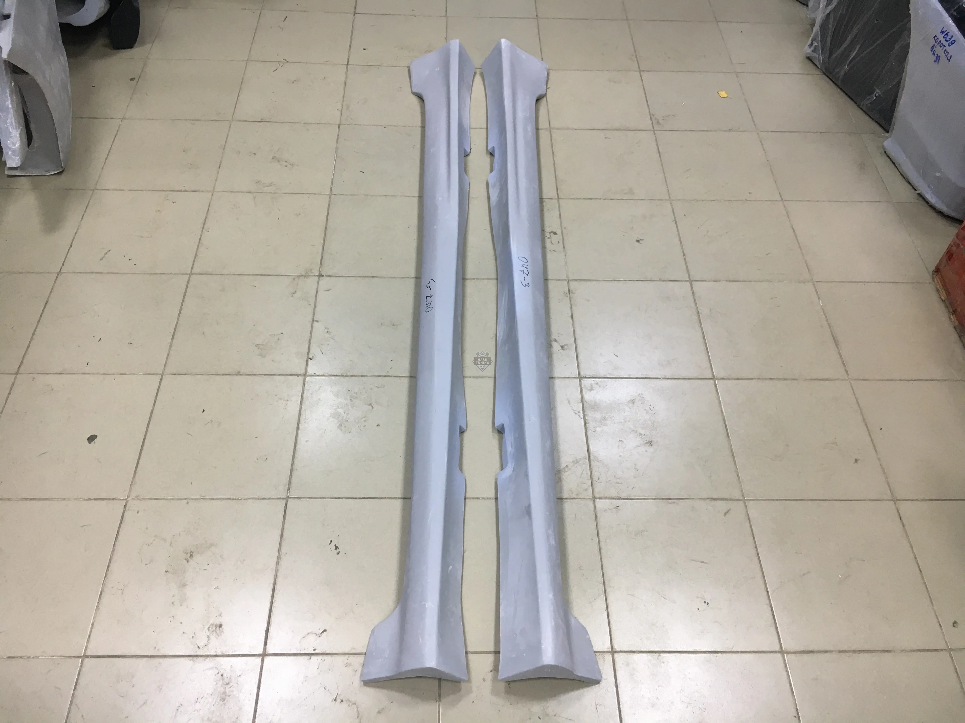 Накладки на пороги Toyota Corolla E140/E150
