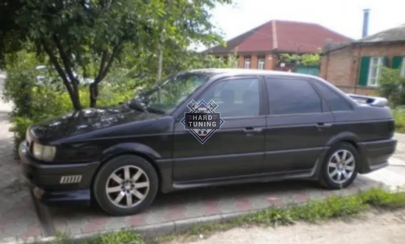 Накладки на пороги HT Volkswagen Passat B3/B4