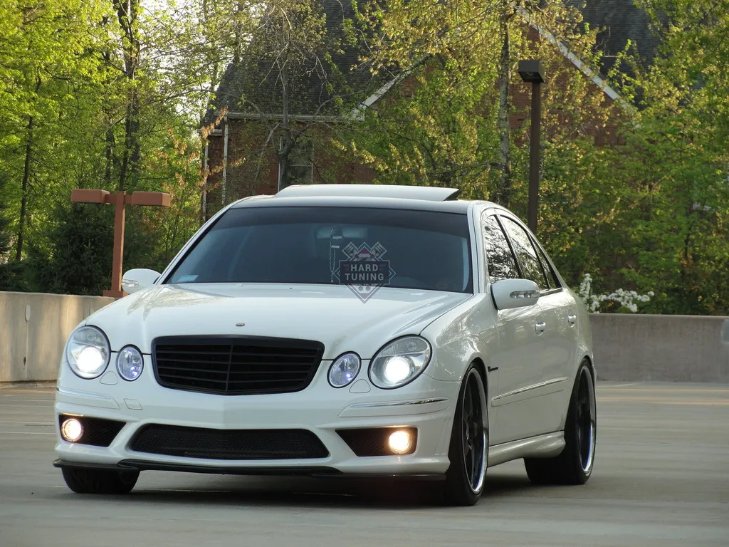 Передний бампер AMG 6.3 Mercedes W211