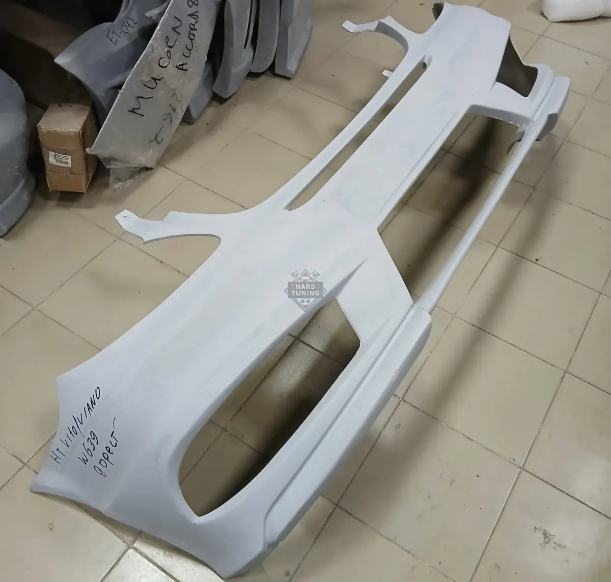 Передний бампер HT на Mercedes Vito/Viano (W639) дорестайл