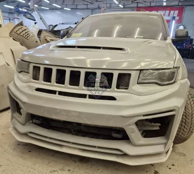 Передний бампер в сборе с решеткой радиатора SRT8 Jeep Grand Cherokee WK2