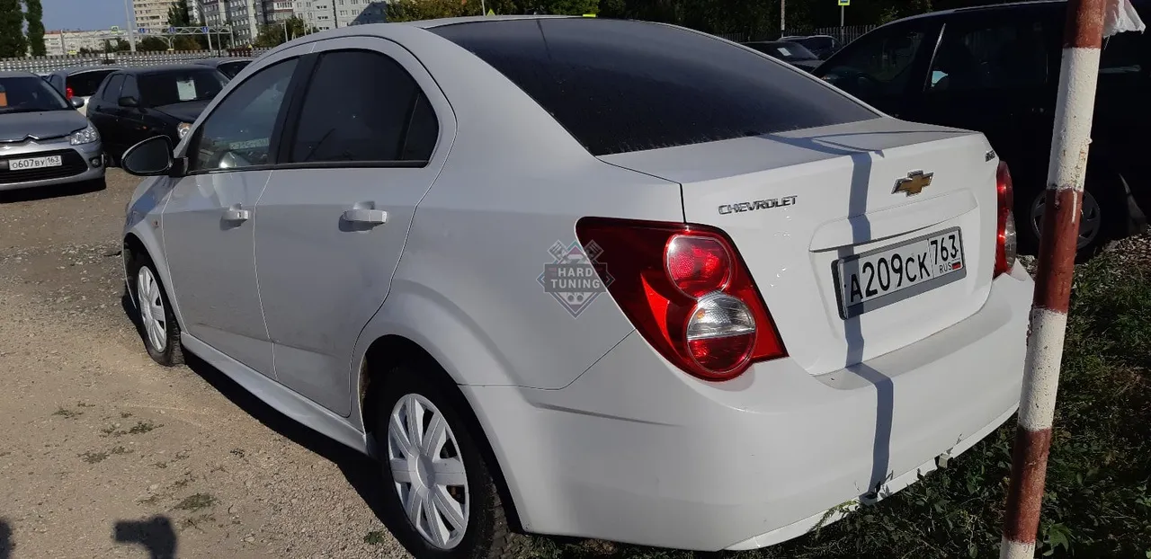 Накладки на пороги Chevrolet Aveo