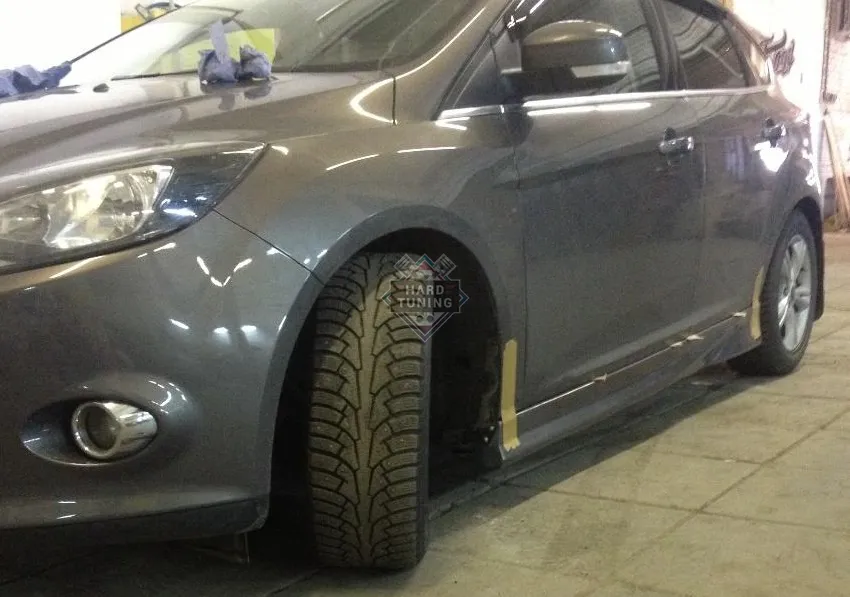 Накладки на пороги Ford Focus 3 дорестайлинг