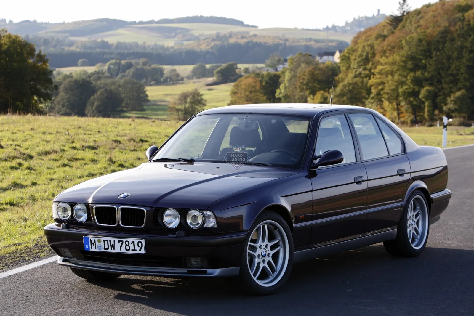 Накладки на пороги M-TECHNIK BMW E34