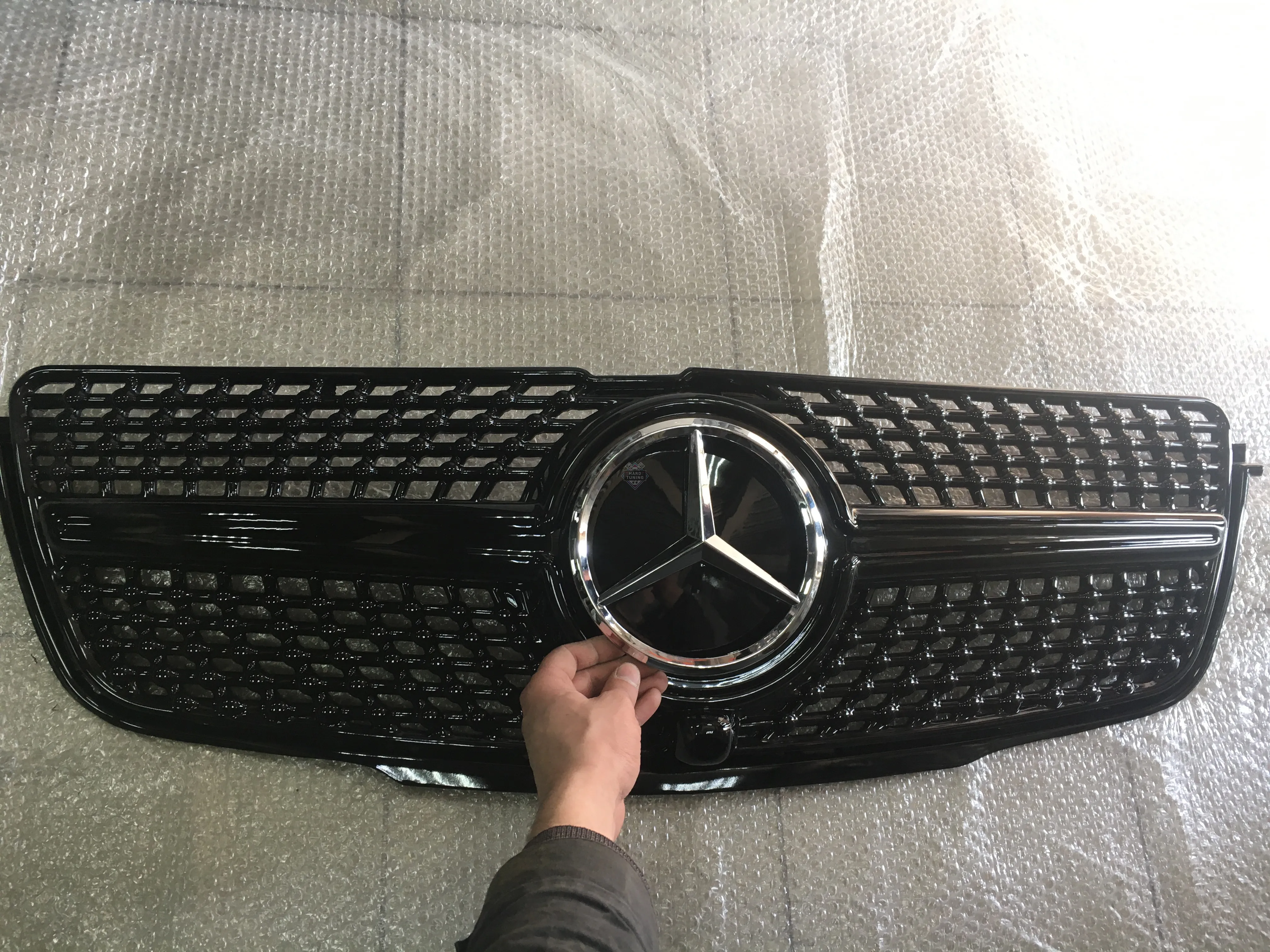 Решетка радиатора DEL Mercedes GL-Klasse AMG (X166) (под камеру) (без покраски)