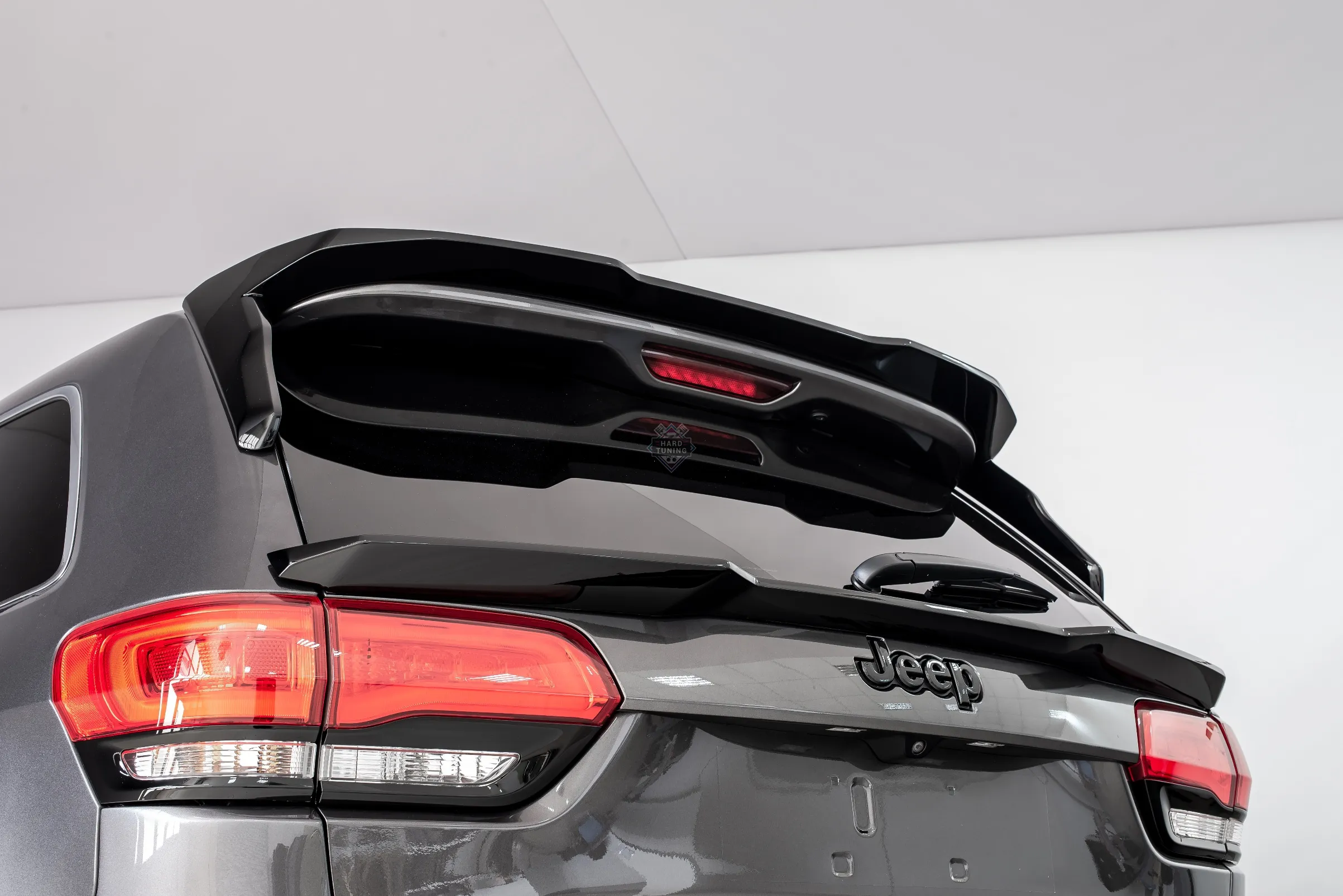 Спойлер верхний TITAN Jeep Grand Cherokee WK2