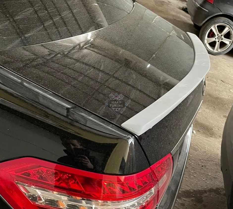 Спойлер лезвие (по середине угол) Mercedes E-Class W212