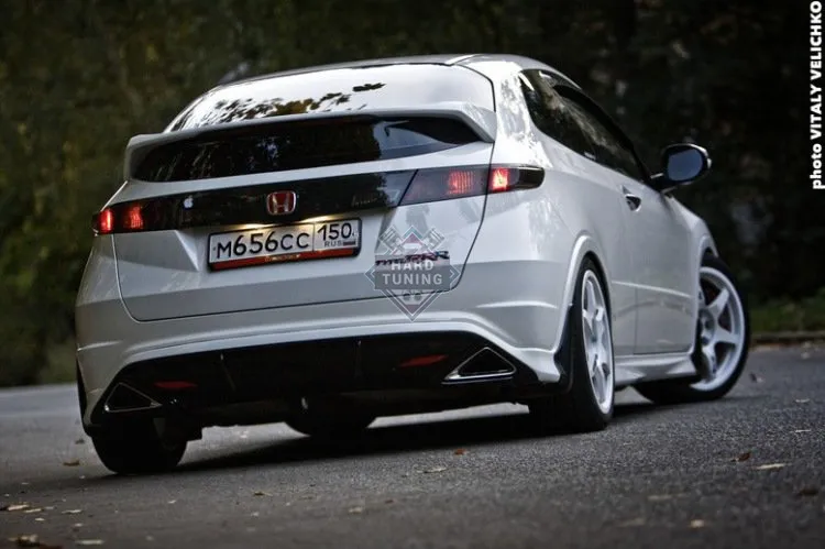 Накладка на задний бампер GP Honda Civic 8 5D