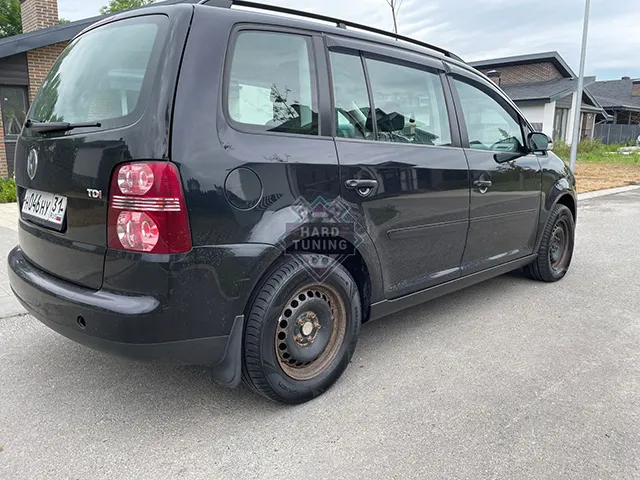 Накладка на пороги HT Volkswagen Touran 2003 — 2015
