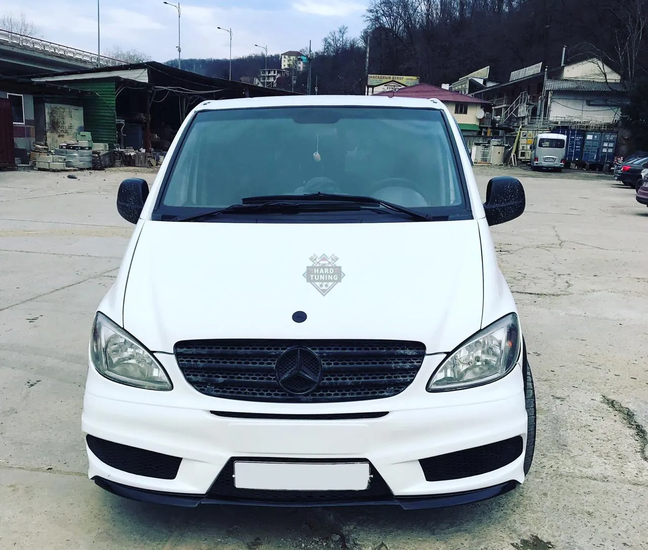 Передний бампер HT на Mercedes Vito/Viano (W639) дорестайл
