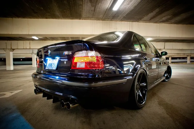Задний бампер M5 BMW E39 с Диффузором