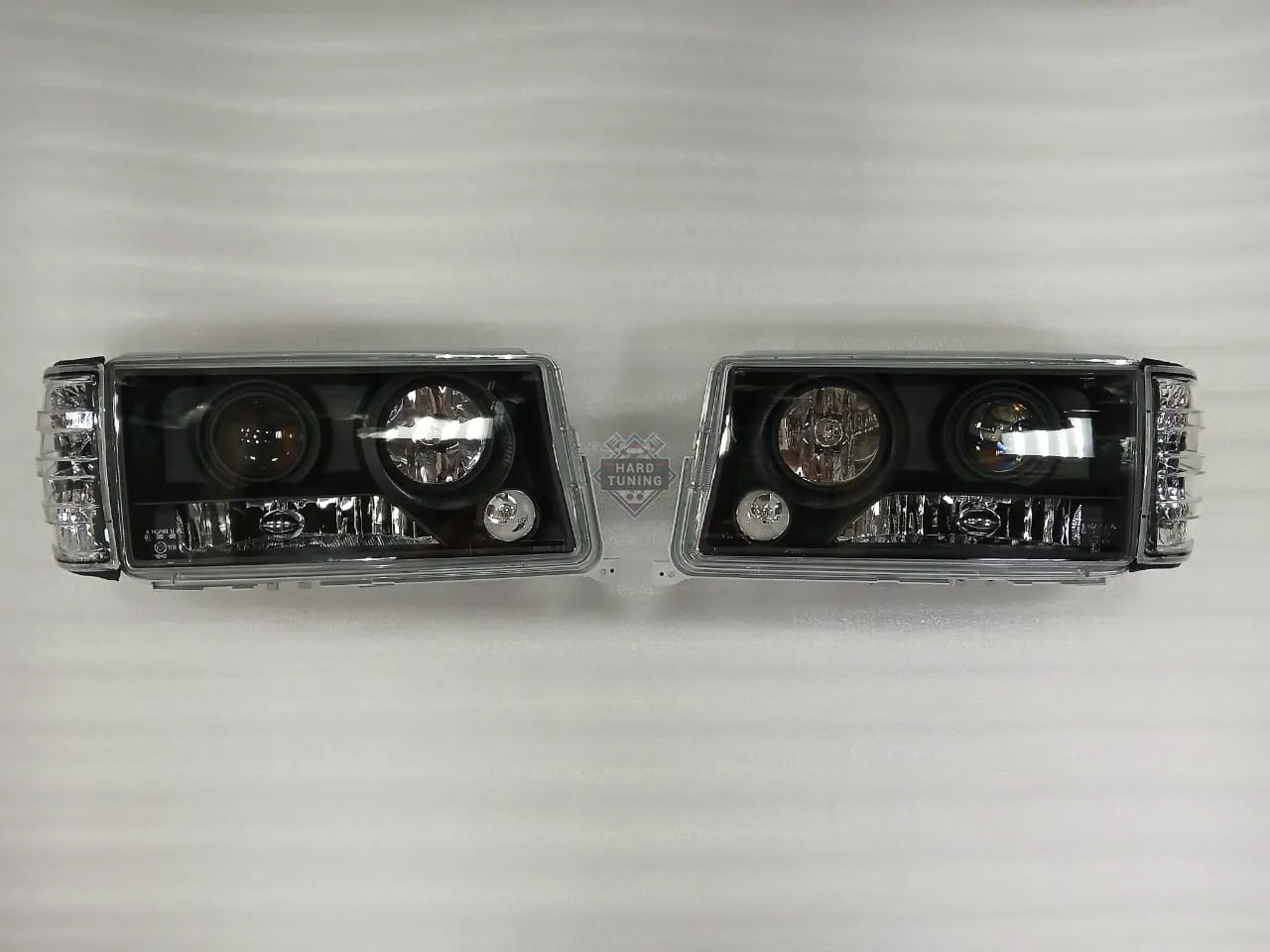 Передние фары Mercedes W201/190 (1982-1993) черные