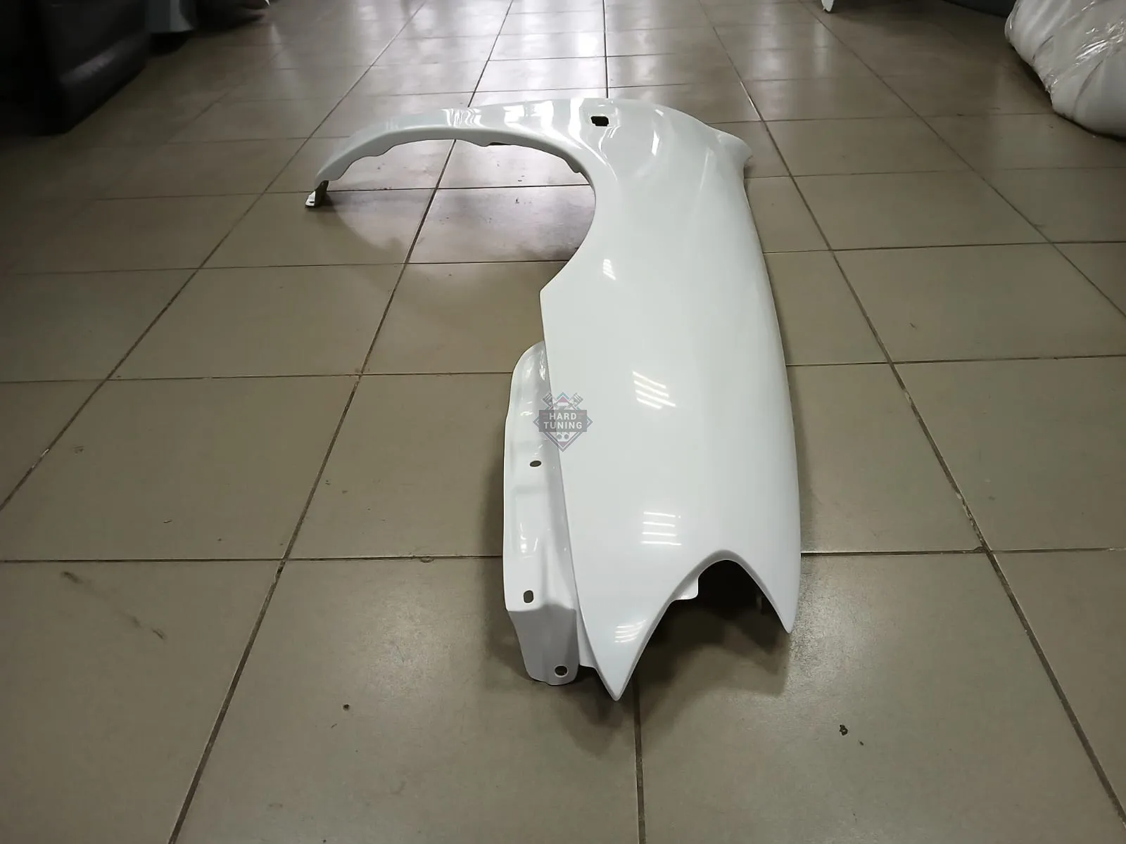 Передние крылья Nissan Primera P11 рест пластиковые штатные комплект