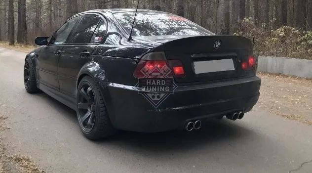 Задний бампер M3 под одиночный / двойной выхлоп BMW E46 седан (под обычные крылья)