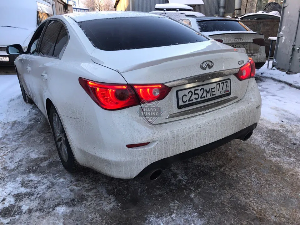 Спойлер лип с вырезом по центру Infiniti Q50