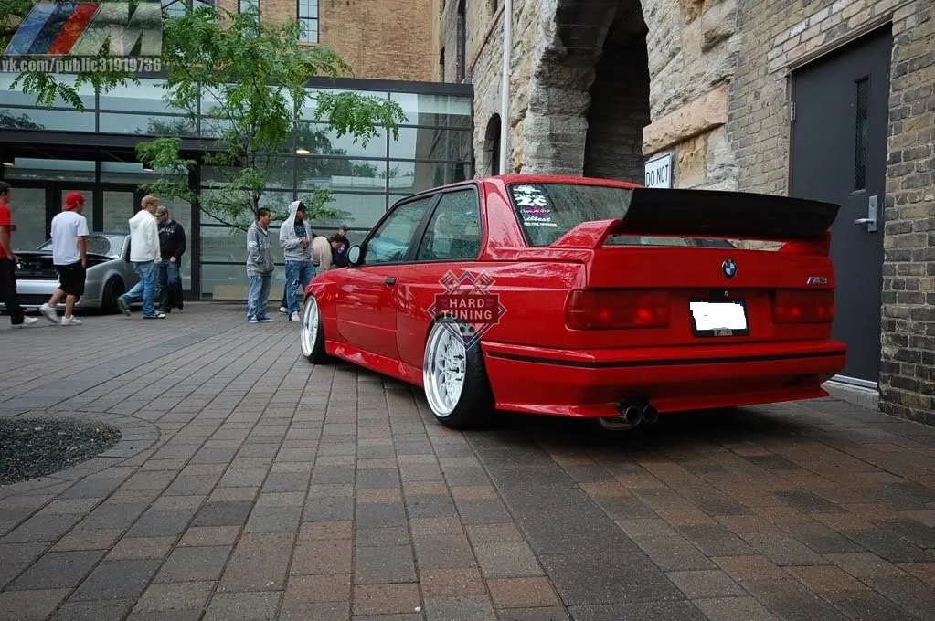 Задний бампер M-STYLE BMW E30