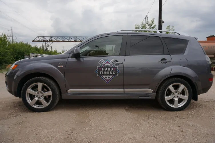Накладки на пороги ROADEST Mitsubishi Outlander 2 XL (2005-2009)