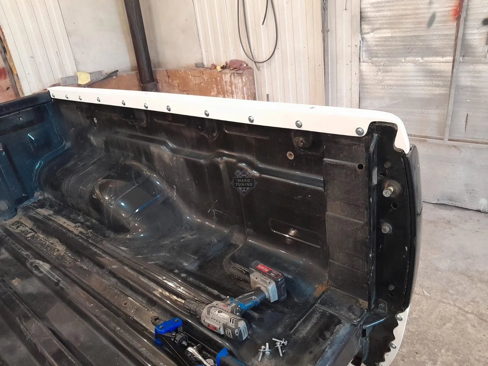 Задние крылья Nissan Navara D40 комплект