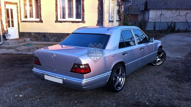 Козырек на заднее стекло Mercedes E-Class W124 ABS пластик