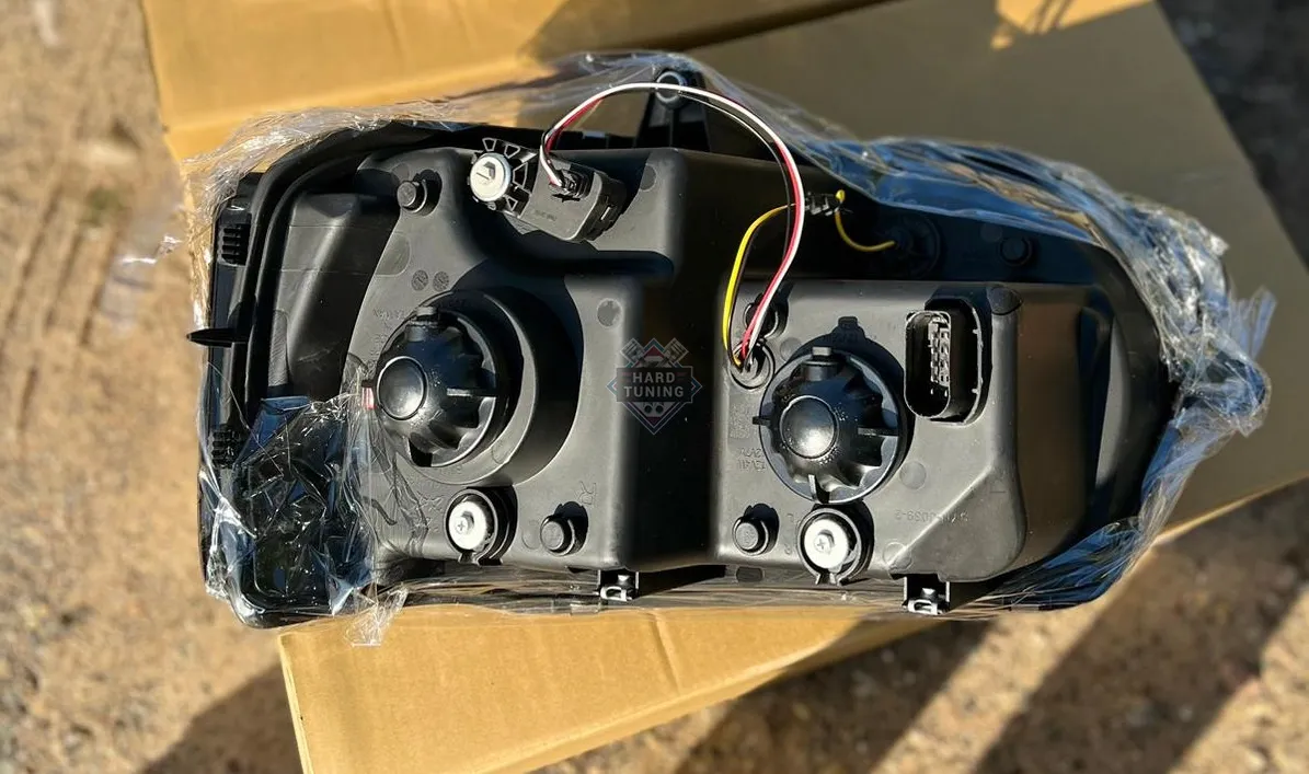 Передние фары Volkswagen T5 (2010-2015) U-LED Light черные