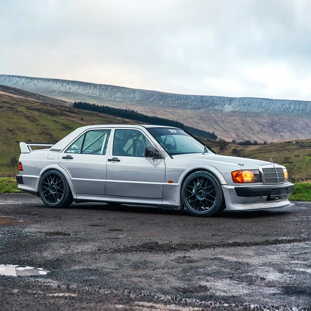 Передний бампер Evolution-1 Mercedes 190 W201