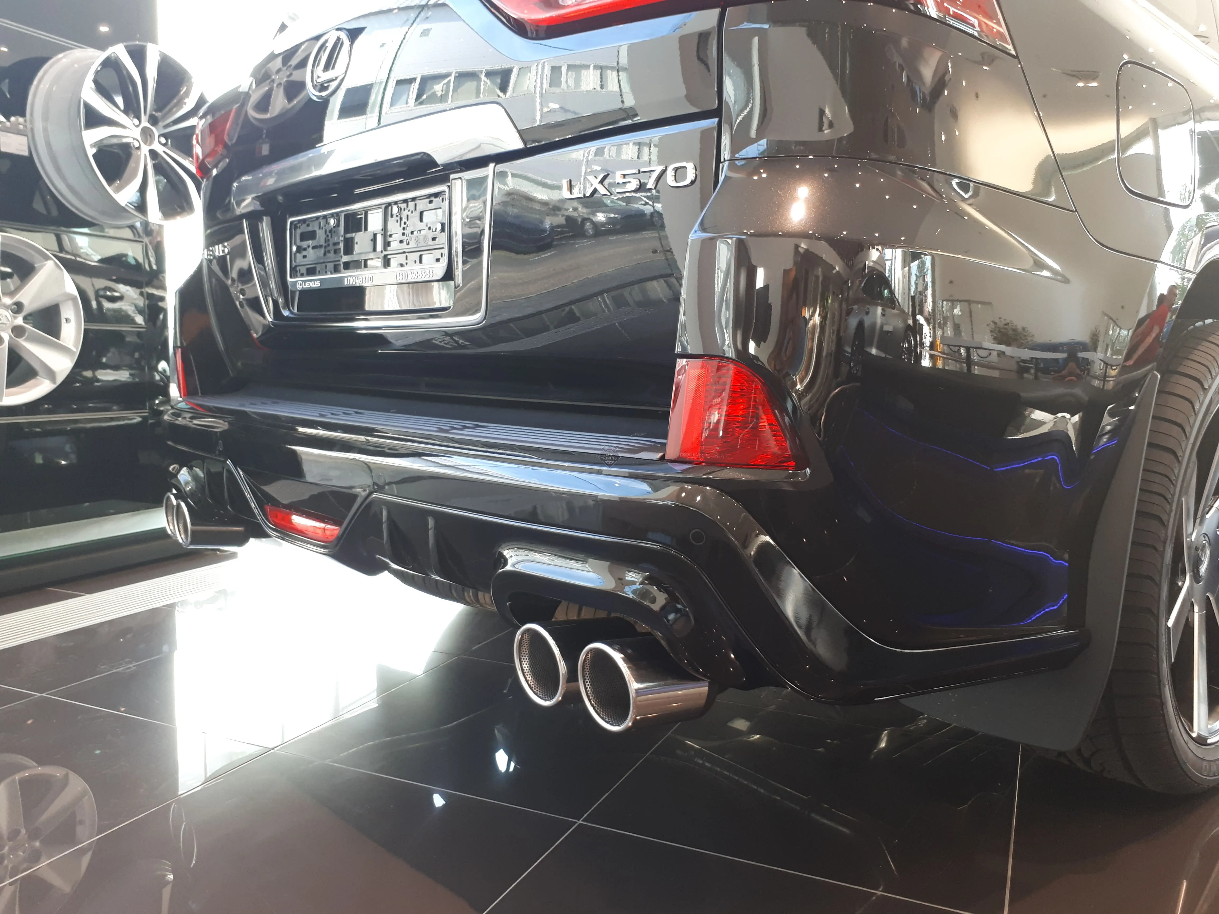 Накладка на задний бампер Lexus LX570 HEMMES LEXUS LX570/450 (2016+)