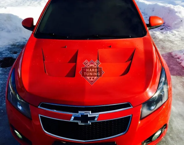 Капот с жабрами Chevrolet Cruze