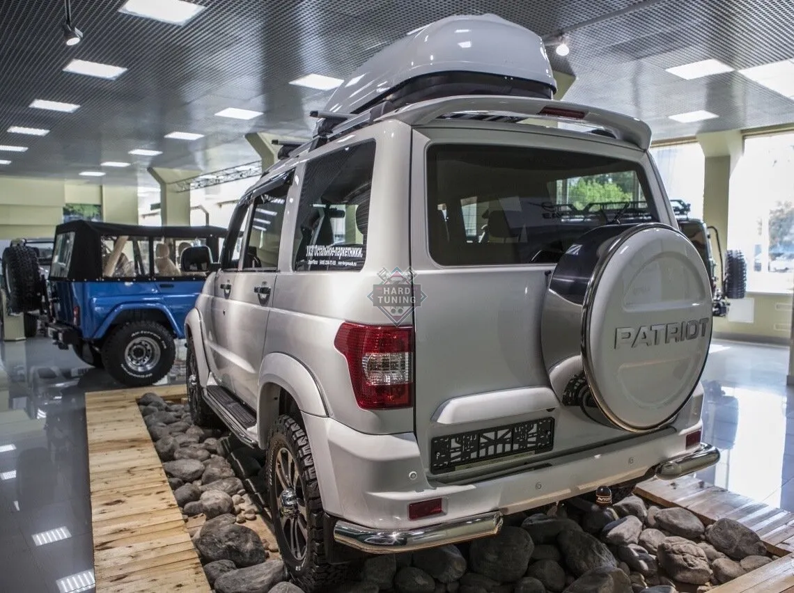 Бокс (чехол) запасного колеса (245/70 R16; 235/70 R16)