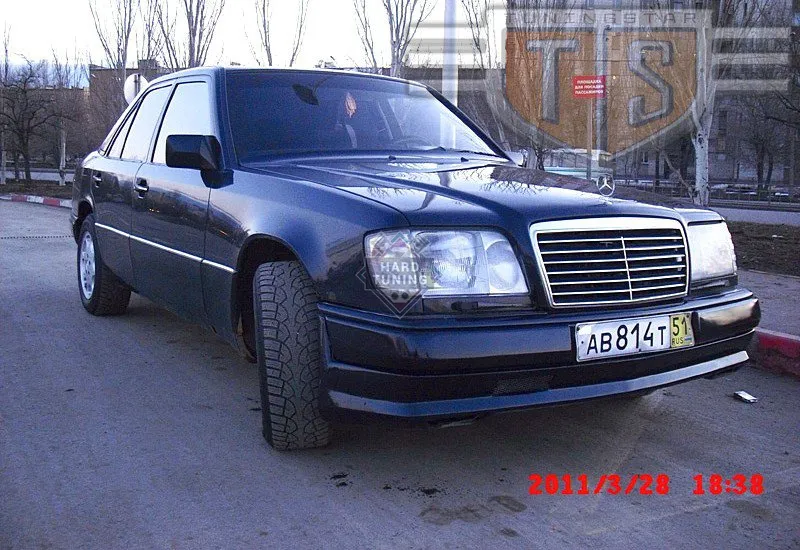 Накладка на передний бампер ELEGANCE Mercedes E-Class W124