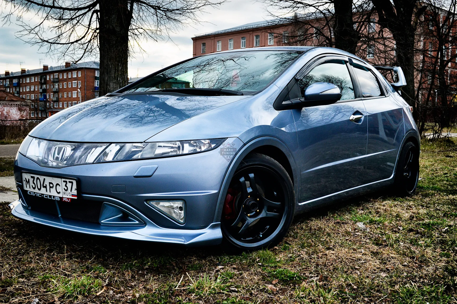 Накладка на передний бампер MUGEN Honda Civic 8 5D