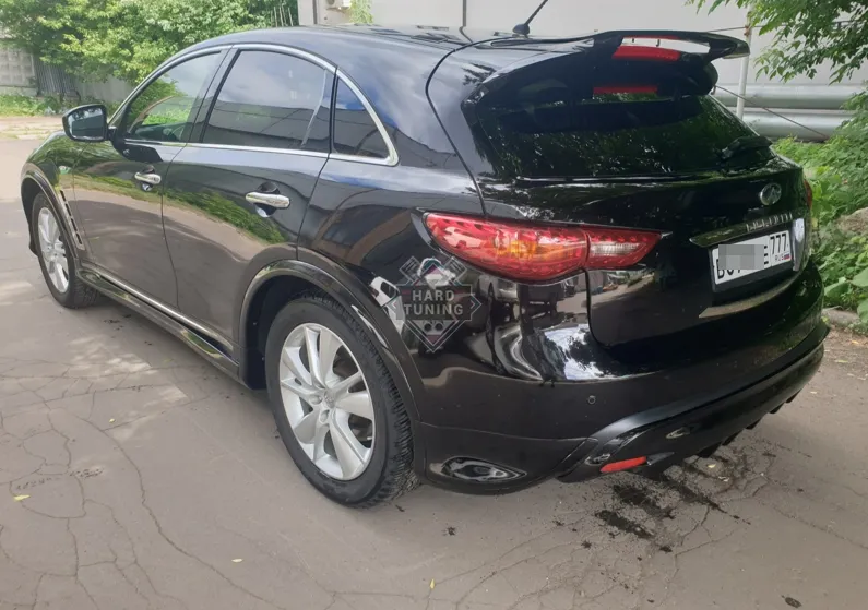 Накладки на задний бампер Nismo Infiniti FX30D/FX35/FX37/FX50/QX70 (S51)