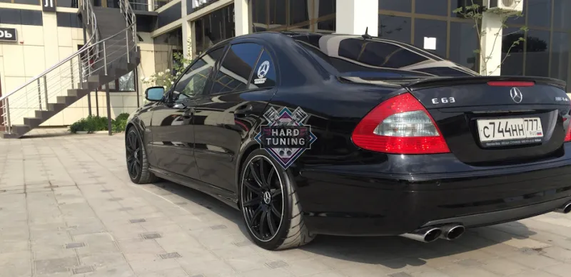 Задний бампер AMG 6.3 Mercedes W211