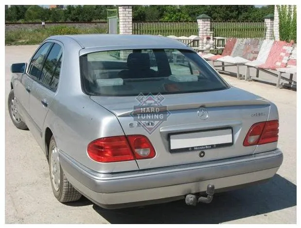 Спойлер LORINSER Mercedes E-Class W210