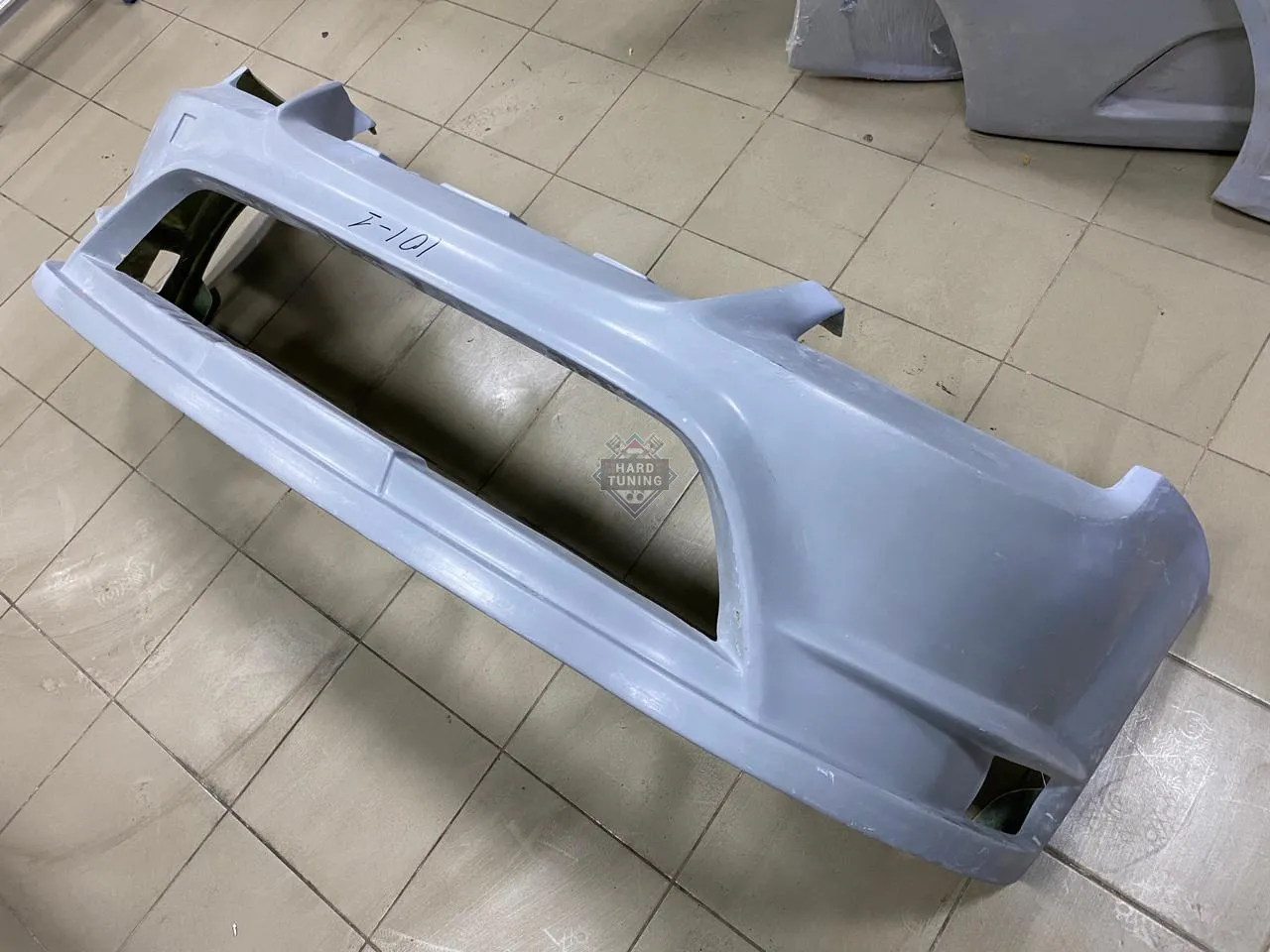 Передний бампер Ford Focus 2 дорестайлинг