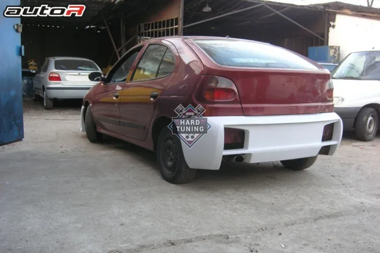 Задний бампер Auto R Renault Megane 1