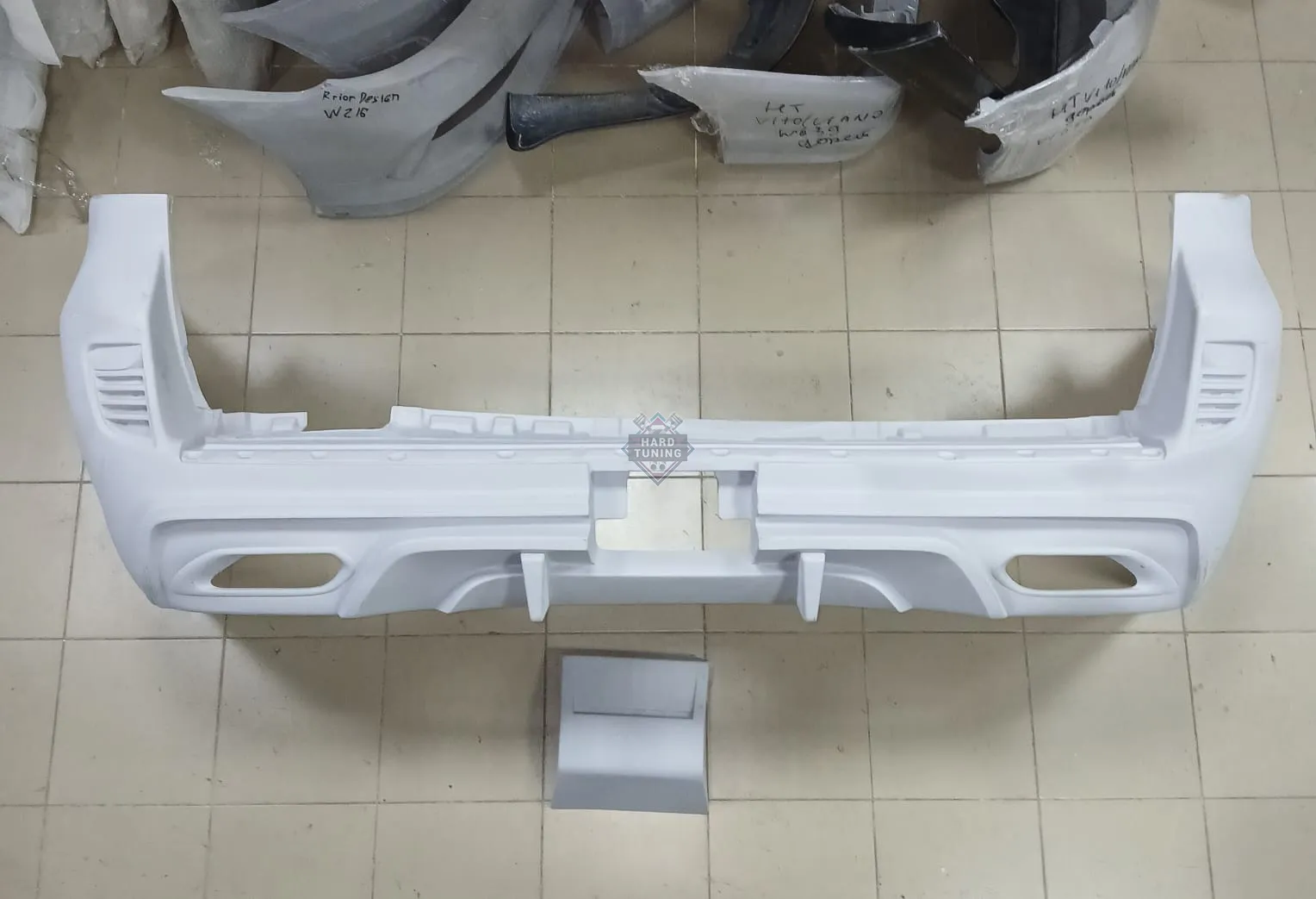 Задний бампер Wald Black Bison 2013 Toyota Land Cruiser 200 (2012-2015)