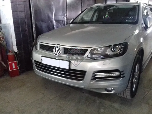 Решетка радиатора HT на Volkswagen Touareg NF