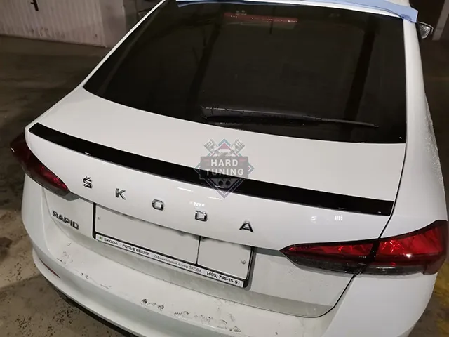 Спойлер Skoda Rapid штатный