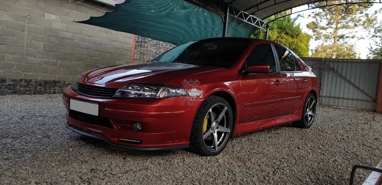 Накладки на пороги ST Renault Laguna 2