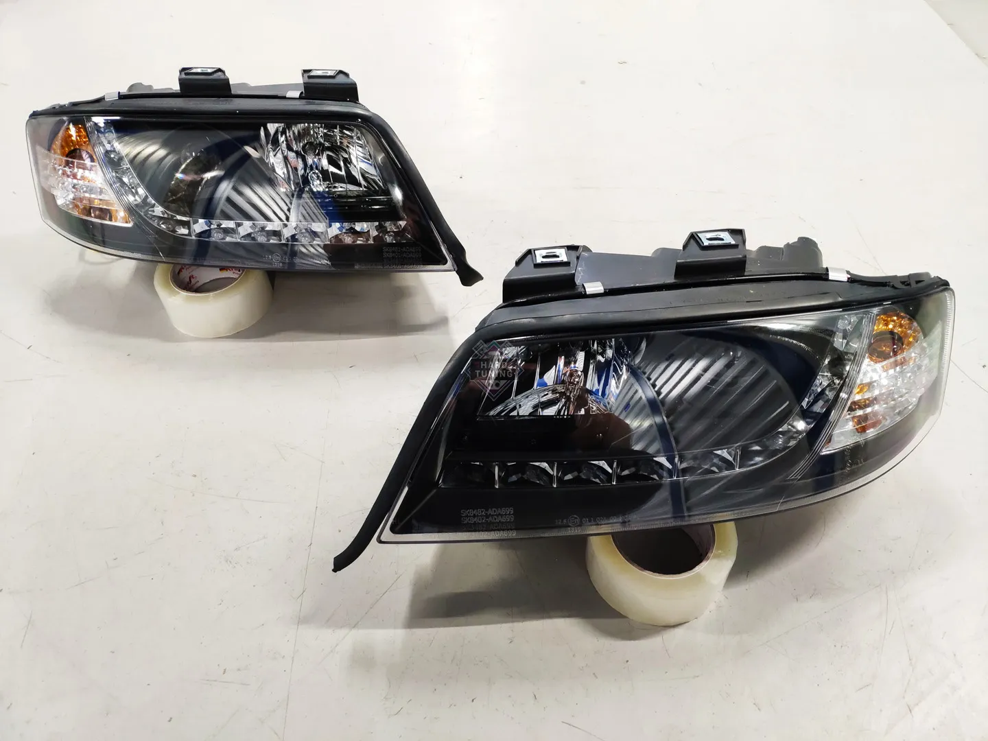 Передние фары AUDI A6 1997-2001 HEADLIGHTS DAYLIGHT fits черные