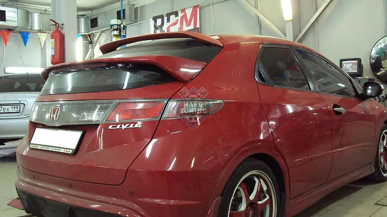 Спойлер козырек верхний Honda Civic 8 5D