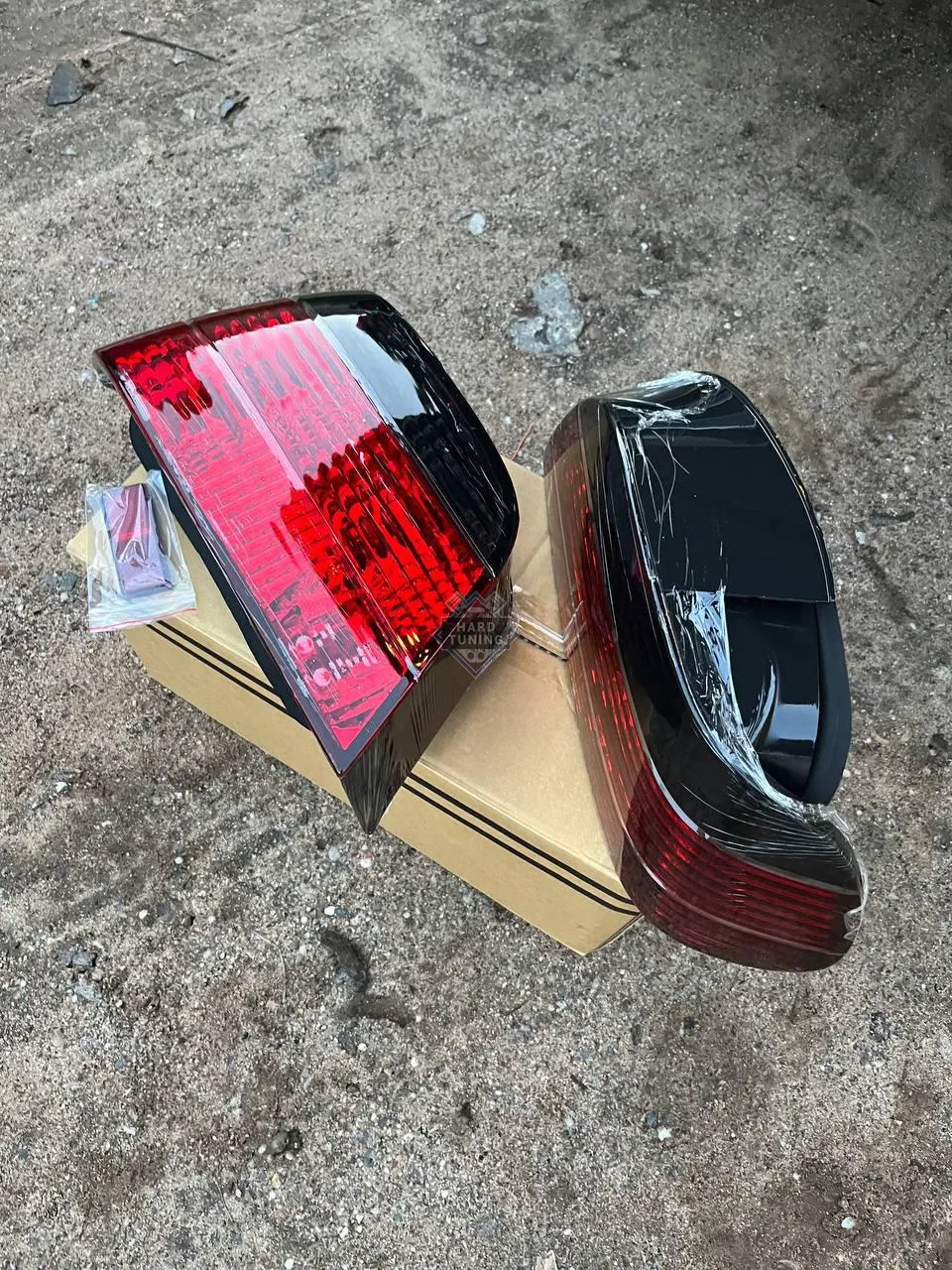 Задние фары BMW E38 (1994-2001) TAIL LIGHTS fits красно-тонированные