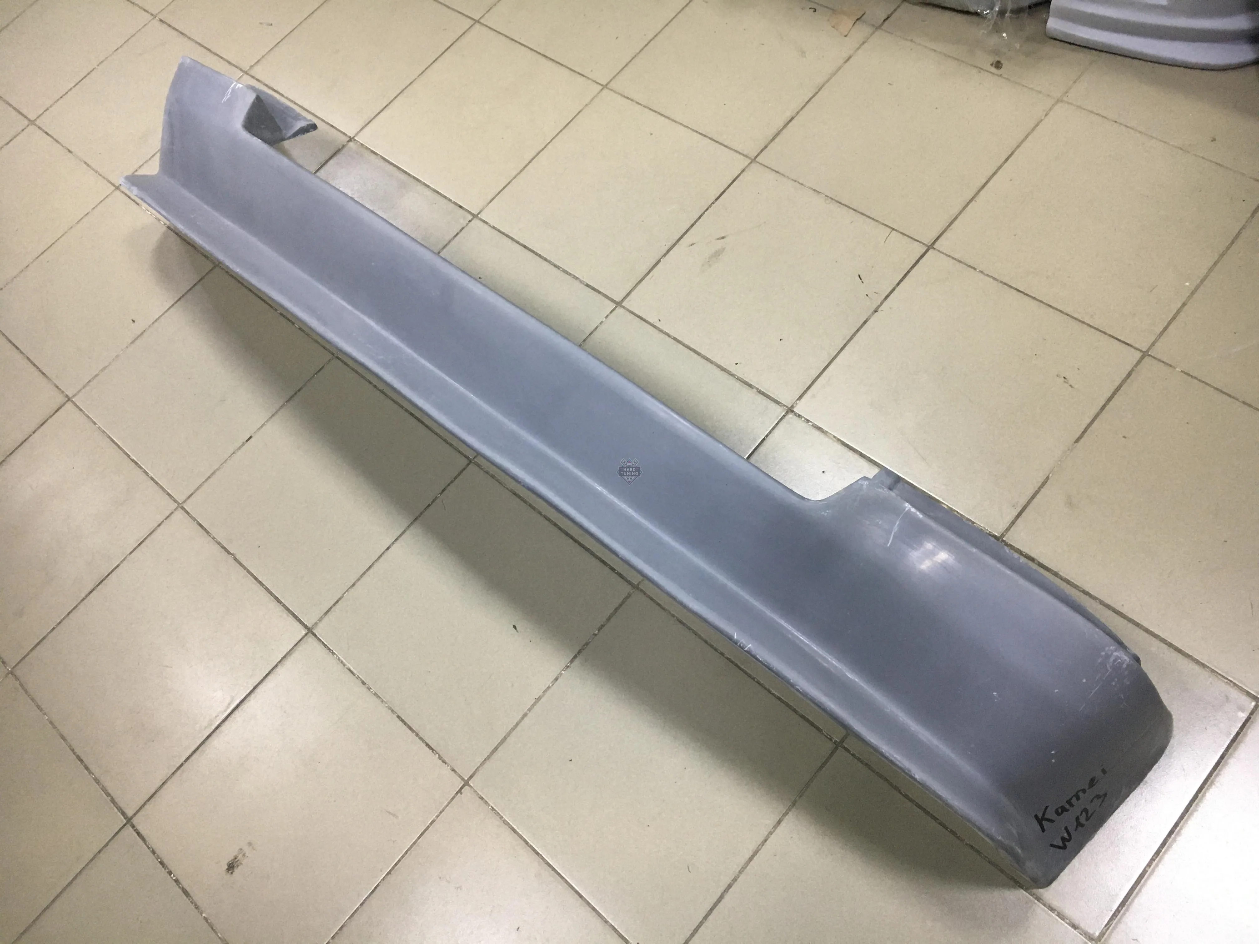 Накладка на передний бампер KAMEI Mercedes E-Class W123