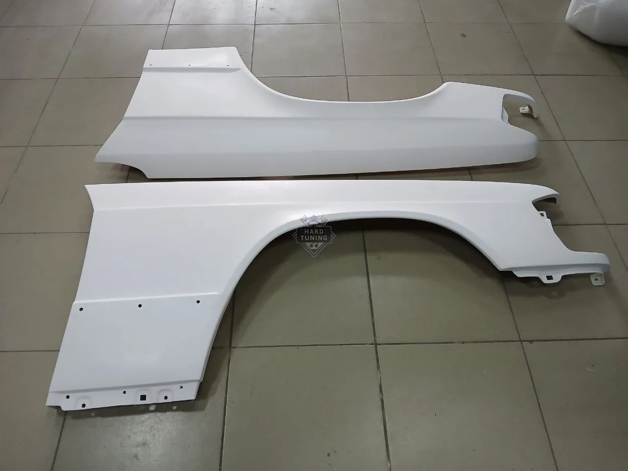 Крылья передние Mercedes 190 W201 пластиковые штатные комплект