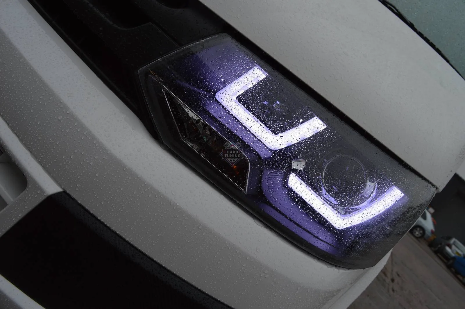 Передние фары Volkswagen T5 (2010-2015) U-LED Light черные